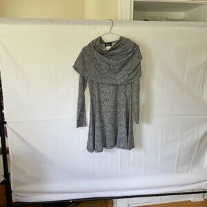 Tunic with detachable scarf